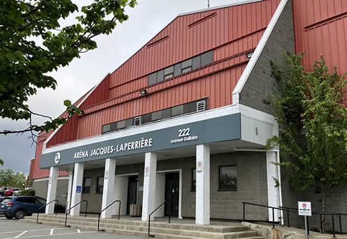 Aréna Jacques-Laperrière à Rouyn-Noranda - Crédit photo Radio Canada